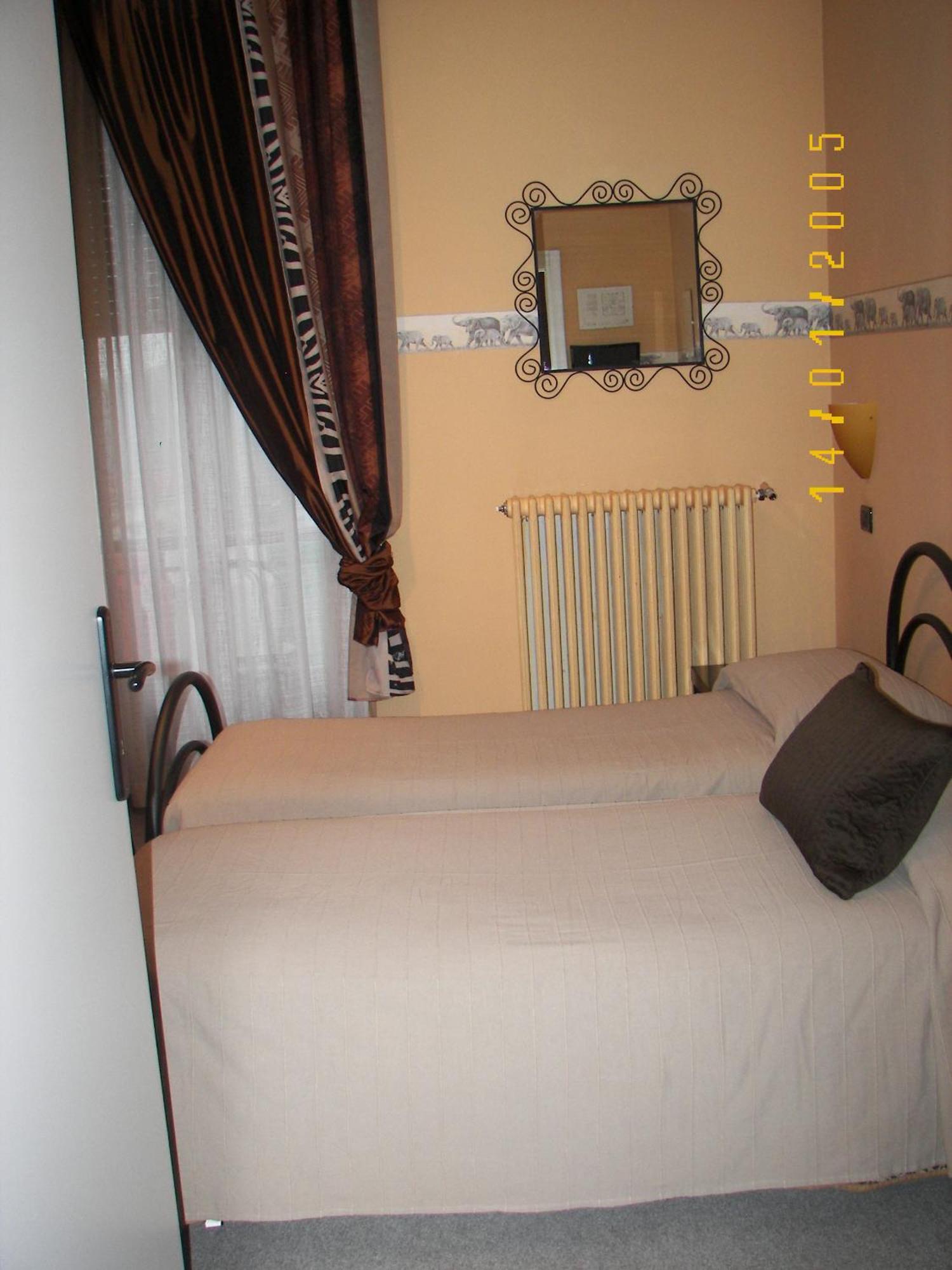 לאנצו טורינזה Albergo Sangrila מראה חיצוני תמונה