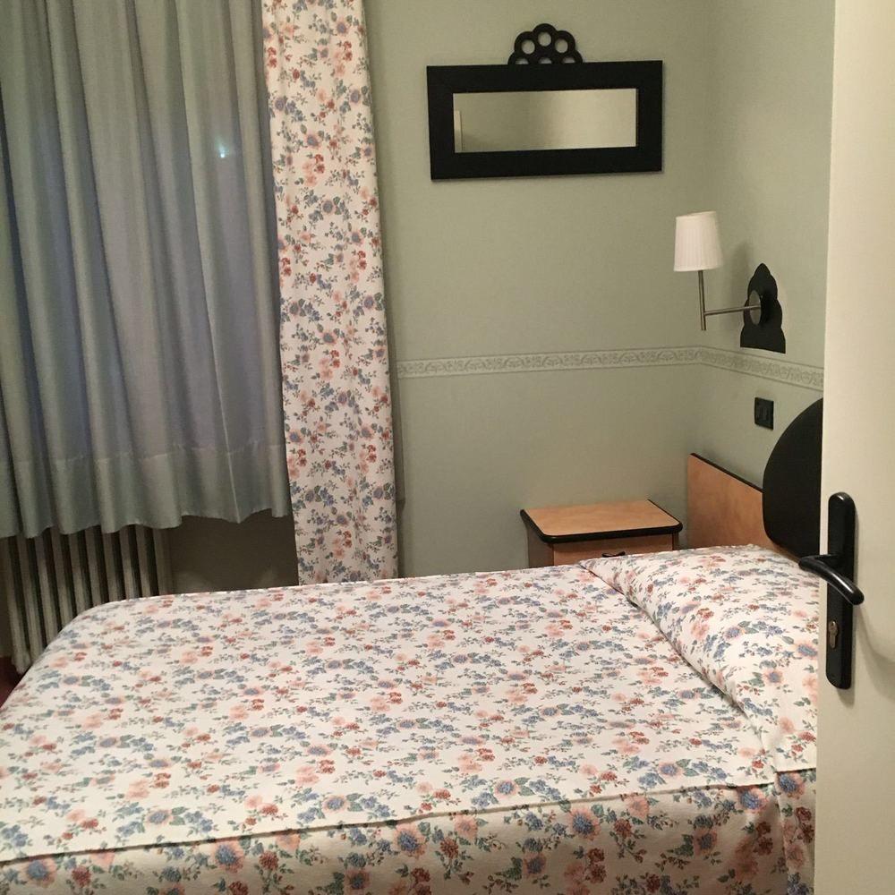 לאנצו טורינזה Albergo Sangrila מראה חיצוני תמונה
