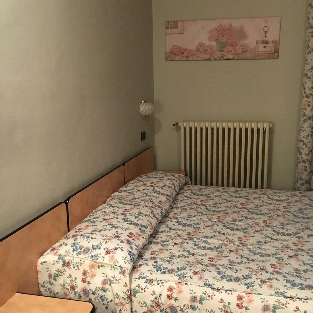 לאנצו טורינזה Albergo Sangrila מראה חיצוני תמונה